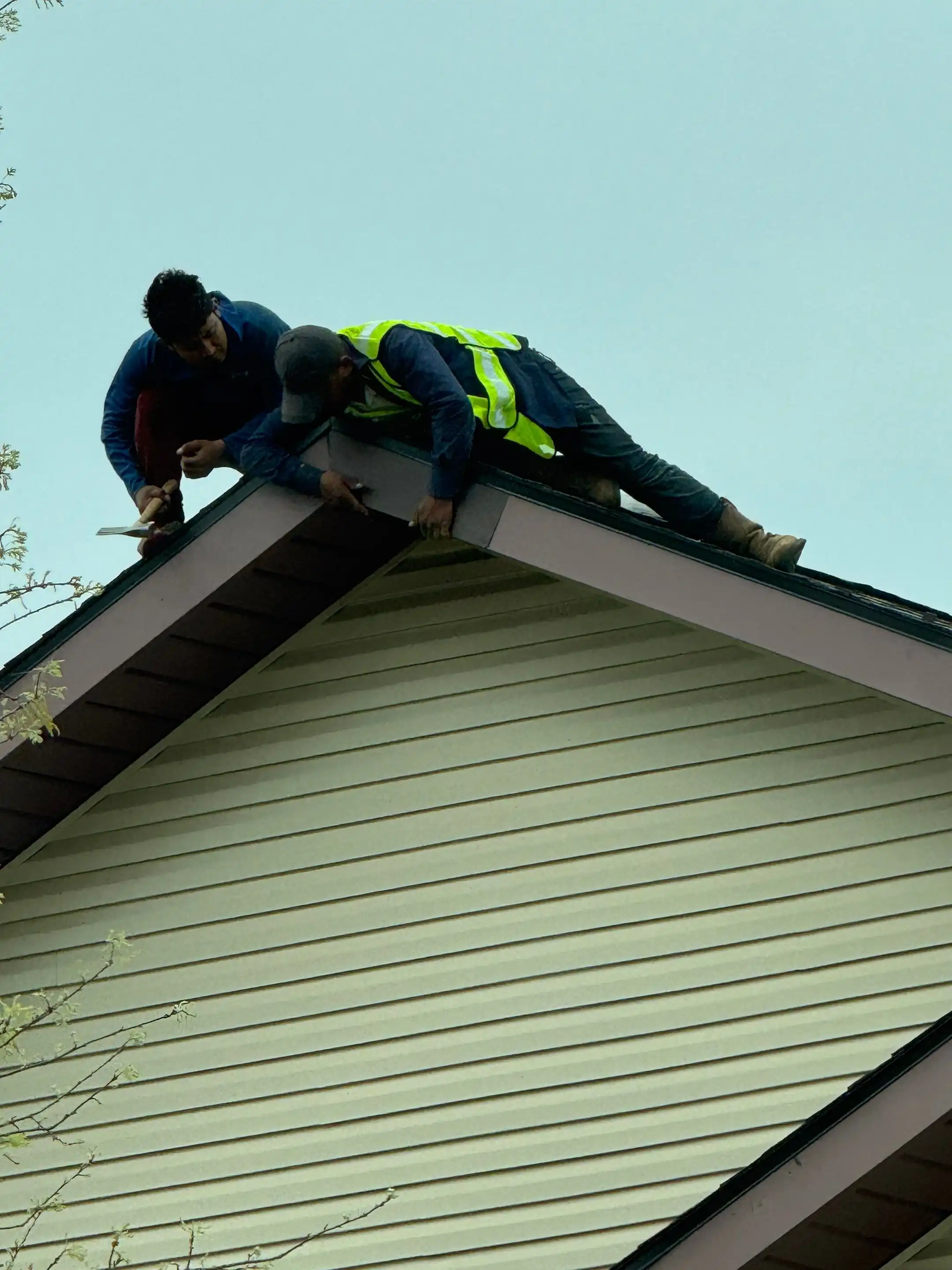 Does Your Lawrence Commercial Roof Need Replacement? The Warning Signs